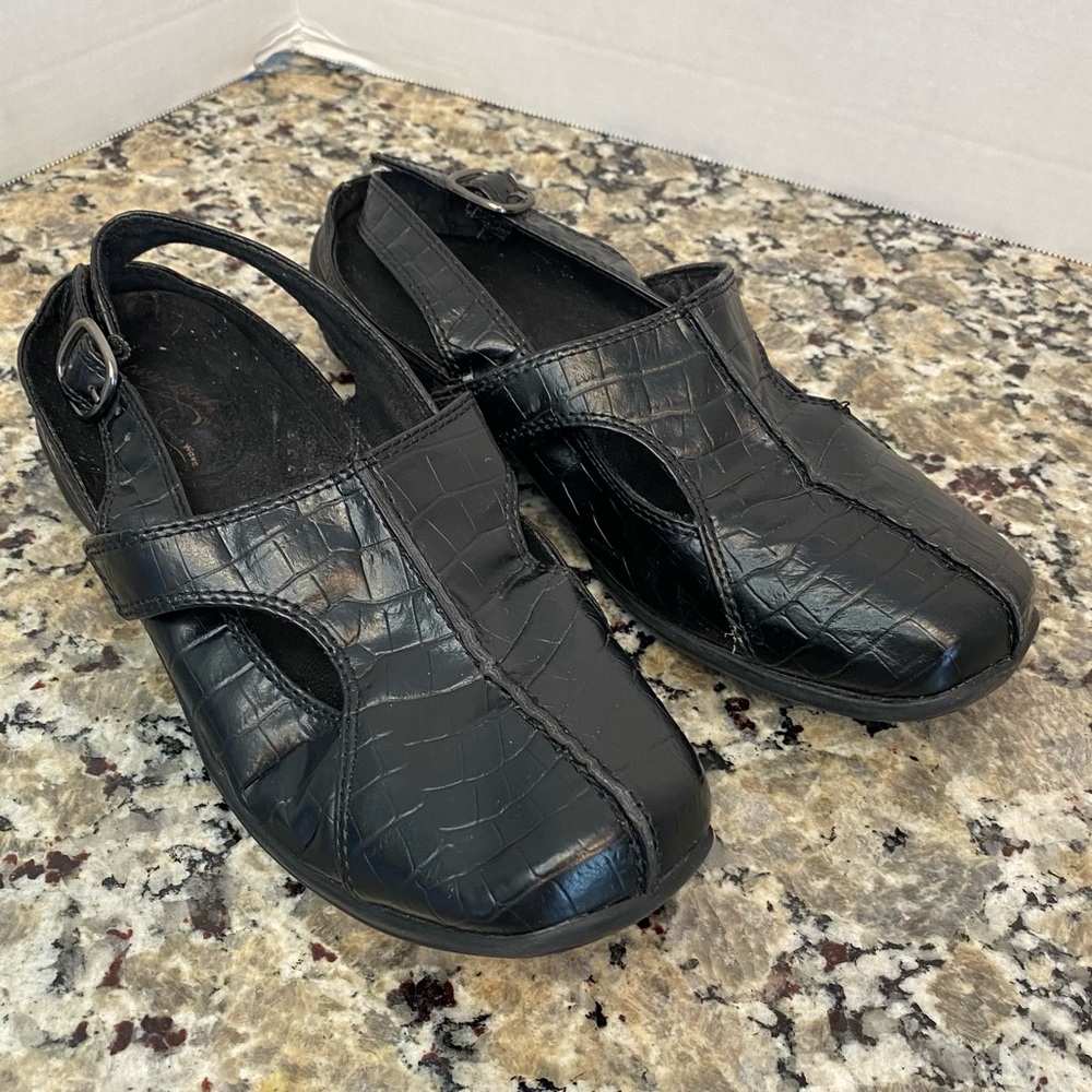 Easy Street Comfort Wave Sportster Sandals Black Crocodile Sling Back Size 7